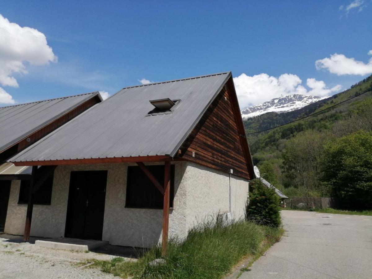 Villa L'eau Dolle, maison 8 personnes avec jardin au bord de la rivière et à proximité de la remontée mécanique à Allemont Extérieur photo